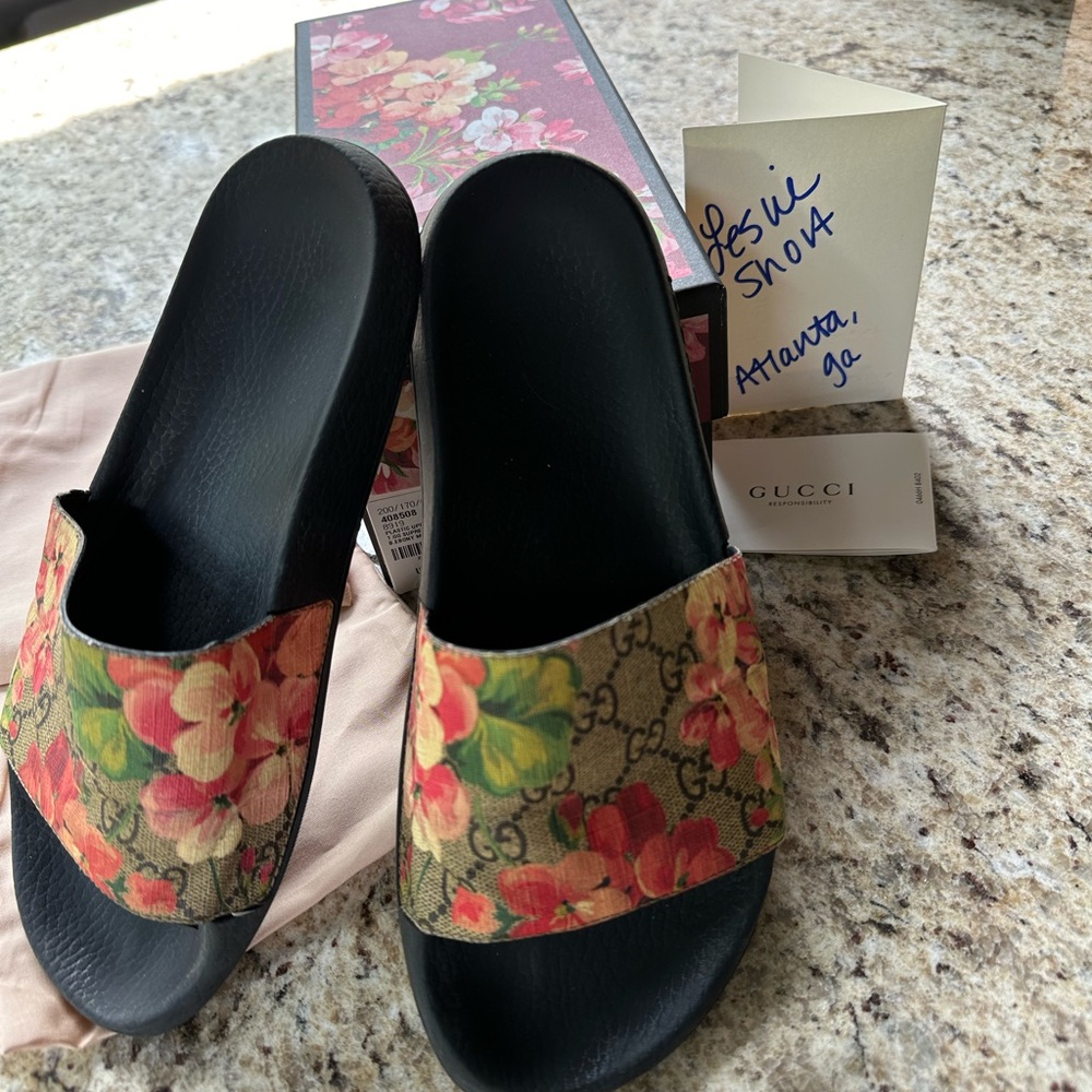 Gucci Bloom Slides size 41. Not for a picky buyer! Please ask questions first!